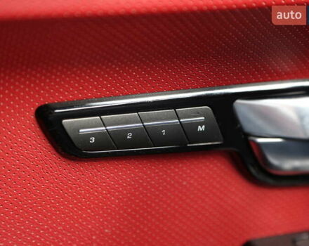 Червоний Ленд Ровер Рендж Ровер Евок, об'ємом двигуна 2 л та пробігом 133 тис. км за 19300 $, фото 31 на Automoto.ua