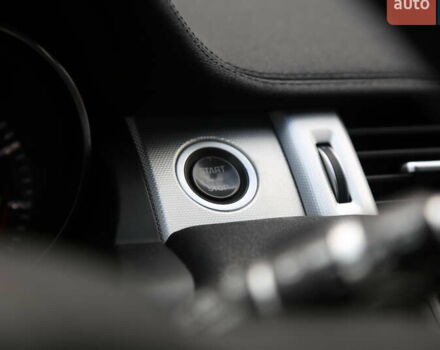 Червоний Ленд Ровер Рендж Ровер Евок, об'ємом двигуна 2 л та пробігом 133 тис. км за 19300 $, фото 24 на Automoto.ua