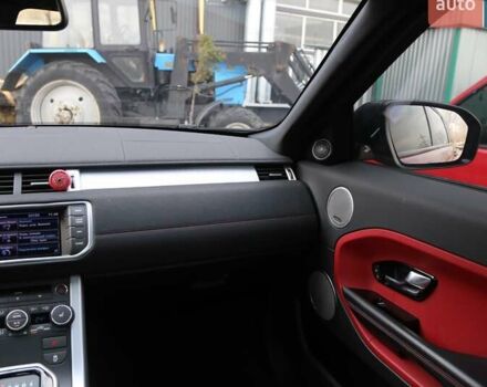 Червоний Ленд Ровер Рендж Ровер Евок, об'ємом двигуна 2 л та пробігом 133 тис. км за 19300 $, фото 16 на Automoto.ua