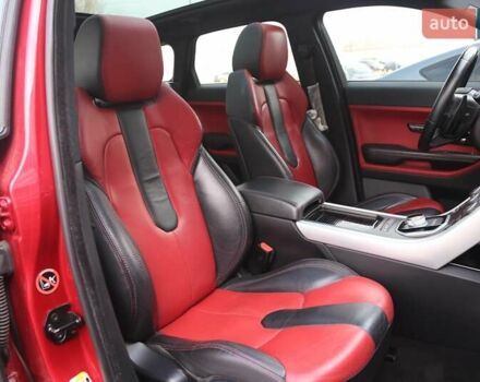 Червоний Ленд Ровер Рендж Ровер Евок, об'ємом двигуна 2 л та пробігом 133 тис. км за 19300 $, фото 11 на Automoto.ua