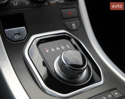 Червоний Ленд Ровер Рендж Ровер Евок, об'ємом двигуна 2 л та пробігом 133 тис. км за 19300 $, фото 29 на Automoto.ua