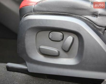 Червоний Ленд Ровер Рендж Ровер Евок, об'ємом двигуна 2 л та пробігом 133 тис. км за 19300 $, фото 13 на Automoto.ua