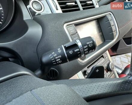 Красный Ленд Ровер Рендж Ровер Эвок, объемом двигателя 2.18 л и пробегом 139 тыс. км за 19777 $, фото 33 на Automoto.ua