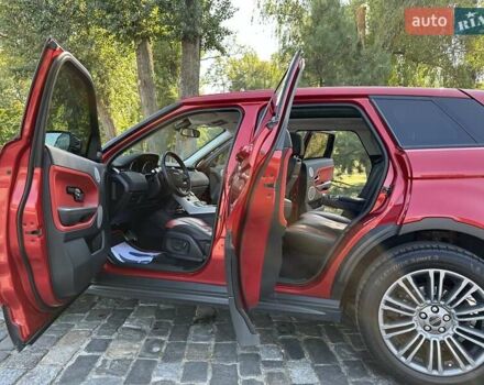 Красный Ленд Ровер Рендж Ровер Эвок, объемом двигателя 2.18 л и пробегом 139 тыс. км за 19777 $, фото 6 на Automoto.ua