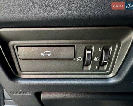 Червоний Ленд Ровер Рендж Ровер Евок, об'ємом двигуна 2.18 л та пробігом 171 тис. км за 15500 $, фото 17 на Automoto.ua