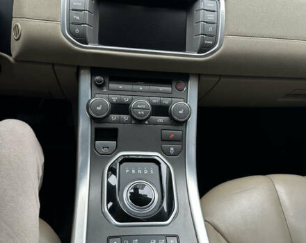 Червоний Ленд Ровер Рендж Ровер Евок, об'ємом двигуна 2.18 л та пробігом 135 тис. км за 19000 $, фото 9 на Automoto.ua