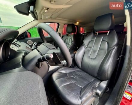 Червоний Ленд Ровер Рендж Ровер Евок, об'ємом двигуна 2.18 л та пробігом 171 тис. км за 15500 $, фото 10 на Automoto.ua