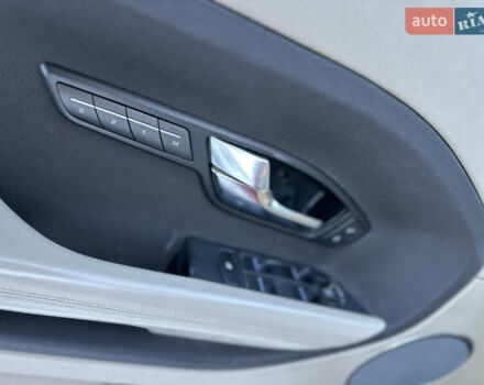 Красный Ленд Ровер Рендж Ровер Эвок, объемом двигателя 2.2 л и пробегом 209 тыс. км за 17500 $, фото 15 на Automoto.ua