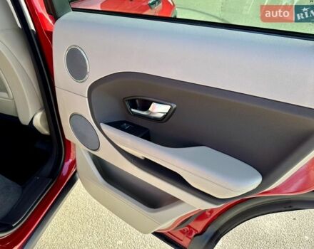 Червоний Ленд Ровер Рендж Ровер Евок, об'ємом двигуна 2.18 л та пробігом 151 тис. км за 17950 $, фото 30 на Automoto.ua