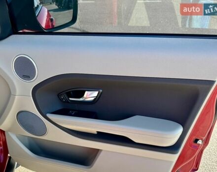 Червоний Ленд Ровер Рендж Ровер Евок, об'ємом двигуна 2.18 л та пробігом 151 тис. км за 17950 $, фото 26 на Automoto.ua