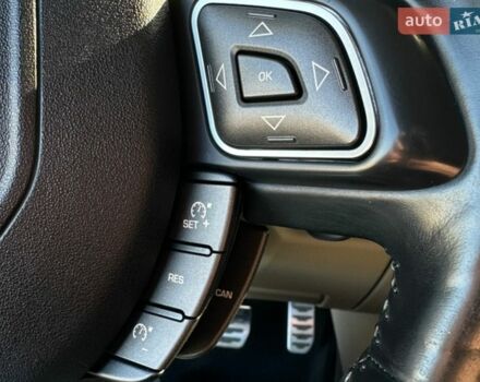 Червоний Ленд Ровер Рендж Ровер Евок, об'ємом двигуна 2.18 л та пробігом 151 тис. км за 17950 $, фото 18 на Automoto.ua