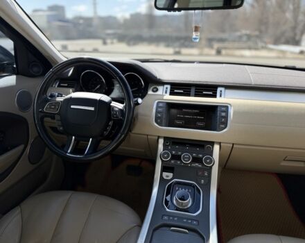 Червоний Ленд Ровер Рендж Ровер Евок, об'ємом двигуна 2 л та пробігом 99 тис. км за 15600 $, фото 7 на Automoto.ua