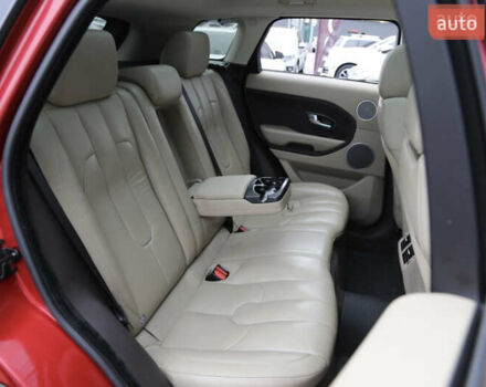 Червоний Ленд Ровер Рендж Ровер Евок, об'ємом двигуна 2 л та пробігом 100 тис. км за 16000 $, фото 7 на Automoto.ua