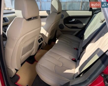 Красный Ленд Ровер Рендж Ровер Эвок, объемом двигателя 2 л и пробегом 100 тыс. км за 16999 $, фото 21 на Automoto.ua