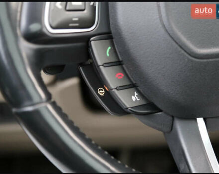 Червоний Ленд Ровер Рендж Ровер Евок, об'ємом двигуна 2 л та пробігом 100 тис. км за 16000 $, фото 9 на Automoto.ua