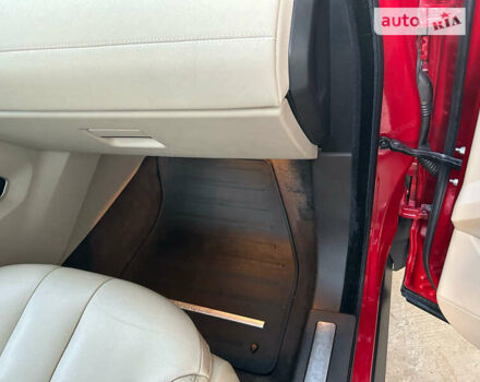 Червоний Ленд Ровер Рендж Ровер Евок, об'ємом двигуна 2 л та пробігом 100 тис. км за 16000 $, фото 30 на Automoto.ua