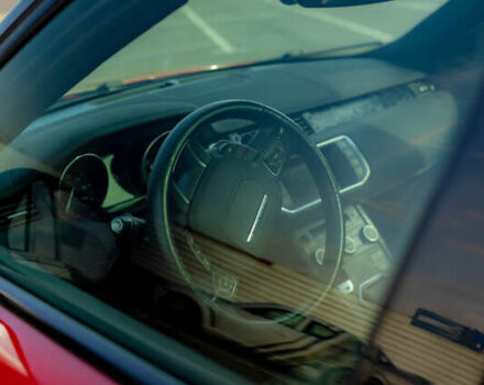 Красный Ленд Ровер Рендж Ровер Эвок, объемом двигателя 2 л и пробегом 160 тыс. км за 22000 $, фото 16 на Automoto.ua