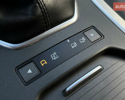 Червоний Ленд Ровер Рендж Ровер Евок, об'ємом двигуна 2 л та пробігом 135 тис. км за 15500 $, фото 17 на Automoto.ua