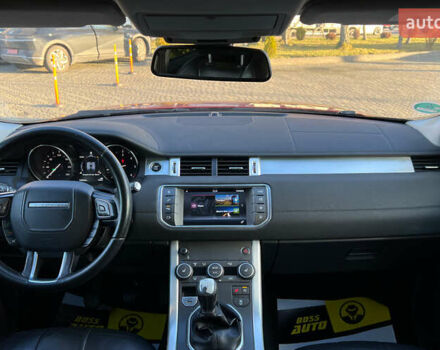 Червоний Ленд Ровер Рендж Ровер Евок, об'ємом двигуна 2 л та пробігом 135 тис. км за 15500 $, фото 12 на Automoto.ua