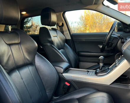 Червоний Ленд Ровер Рендж Ровер Евок, об'ємом двигуна 2 л та пробігом 147 тис. км за 18200 $, фото 18 на Automoto.ua