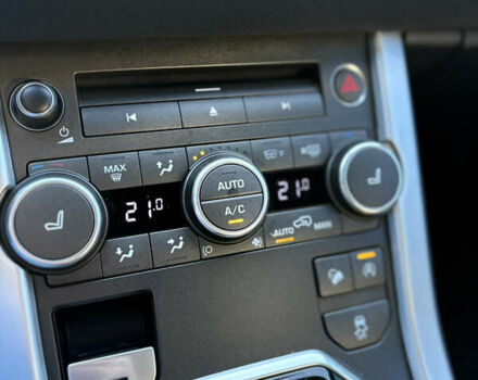 Червоний Ленд Ровер Рендж Ровер Евок, об'ємом двигуна 2 л та пробігом 180 тис. км за 17999 $, фото 56 на Automoto.ua