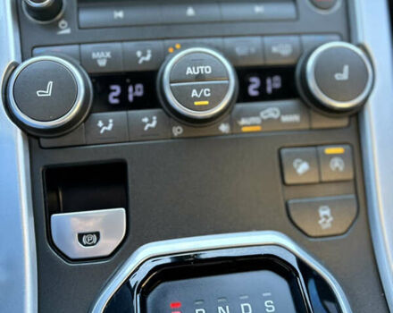 Червоний Ленд Ровер Рендж Ровер Евок, об'ємом двигуна 2 л та пробігом 180 тис. км за 17999 $, фото 63 на Automoto.ua