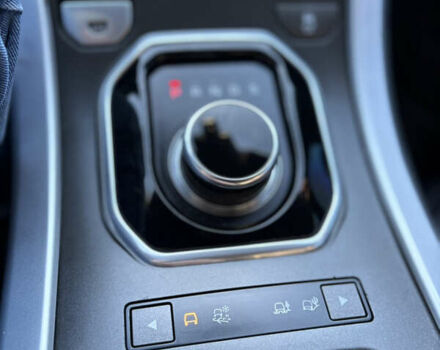 Червоний Ленд Ровер Рендж Ровер Евок, об'ємом двигуна 2 л та пробігом 180 тис. км за 17999 $, фото 62 на Automoto.ua