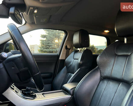 Червоний Ленд Ровер Рендж Ровер Евок, об'ємом двигуна 2 л та пробігом 135 тис. км за 15500 $, фото 8 на Automoto.ua