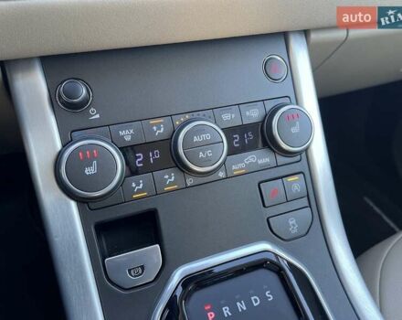 Червоний Ленд Ровер Рендж Ровер Евок, об'ємом двигуна 2.18 л та пробігом 53 тис. км за 23800 $, фото 18 на Automoto.ua