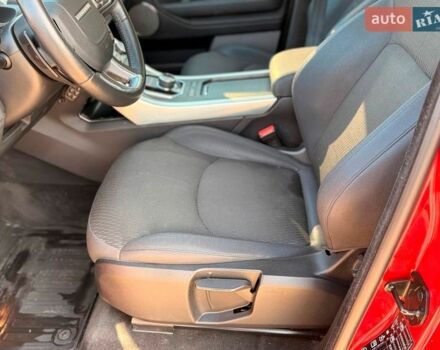 Червоний Ленд Ровер Рендж Ровер Евок, об'ємом двигуна 2 л та пробігом 104 тис. км за 26790 $, фото 20 на Automoto.ua