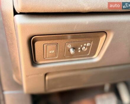 Червоний Ленд Ровер Рендж Ровер Евок, об'ємом двигуна 2 л та пробігом 104 тис. км за 26790 $, фото 25 на Automoto.ua
