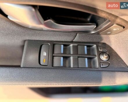 Червоний Ленд Ровер Рендж Ровер Евок, об'ємом двигуна 2 л та пробігом 104 тис. км за 26790 $, фото 22 на Automoto.ua