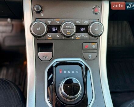 Червоний Ленд Ровер Рендж Ровер Евок, об'ємом двигуна 2 л та пробігом 104 тис. км за 26790 $, фото 24 на Automoto.ua