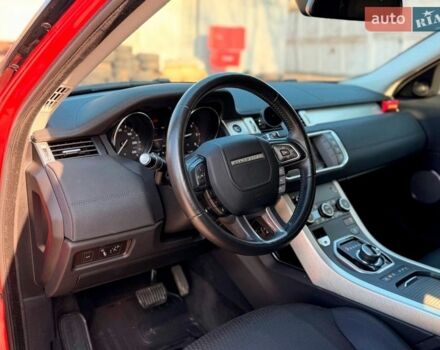 Червоний Ленд Ровер Рендж Ровер Евок, об'ємом двигуна 2 л та пробігом 104 тис. км за 26790 $, фото 18 на Automoto.ua