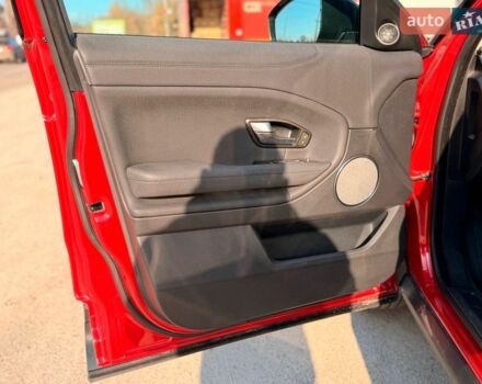 Червоний Ленд Ровер Рендж Ровер Евок, об'ємом двигуна 2 л та пробігом 104 тис. км за 26790 $, фото 16 на Automoto.ua