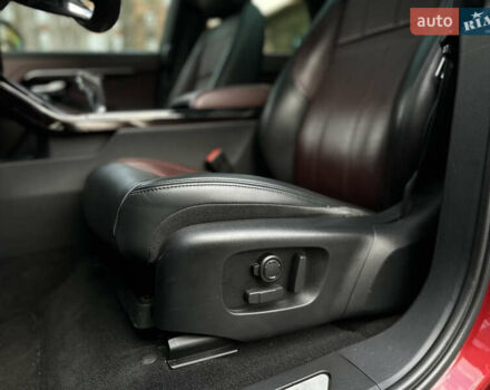 Червоний Ленд Ровер Рендж Ровер Евок, об'ємом двигуна 2 л та пробігом 63 тис. км за 39900 $, фото 42 на Automoto.ua