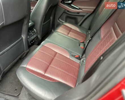 Червоний Ленд Ровер Рендж Ровер Евок, об'ємом двигуна 2 л та пробігом 63 тис. км за 39900 $, фото 80 на Automoto.ua