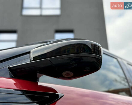 Червоний Ленд Ровер Рендж Ровер Евок, об'ємом двигуна 2 л та пробігом 63 тис. км за 39900 $, фото 35 на Automoto.ua