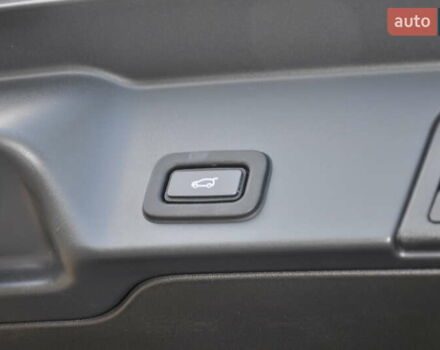 Красный Ленд Ровер Рендж Ровер Эвок, объемом двигателя 2 л и пробегом 35 тыс. км за 39900 $, фото 37 на Automoto.ua