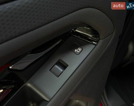 Червоний Ленд Ровер Рендж Ровер Евок, об'ємом двигуна 2 л та пробігом 88 тис. км за 28900 $, фото 24 на Automoto.ua