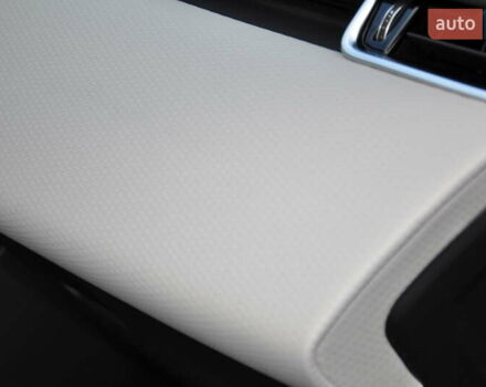 Червоний Ленд Ровер Рендж Ровер Евок, об'ємом двигуна 2 л та пробігом 35 тис. км за 39900 $, фото 29 на Automoto.ua