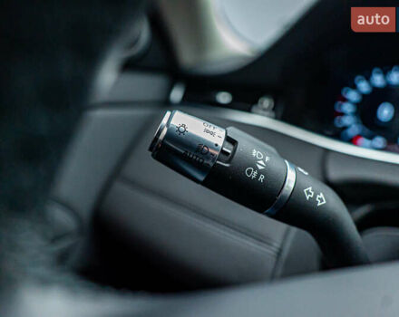 Красный Ленд Ровер Рендж Ровер Эвок, объемом двигателя 2 л и пробегом 77 тыс. км за 37799 $, фото 17 на Automoto.ua