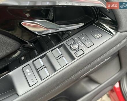 Червоний Ленд Ровер Рендж Ровер Евок, об'ємом двигуна 2 л та пробігом 32 тис. км за 45999 $, фото 18 на Automoto.ua