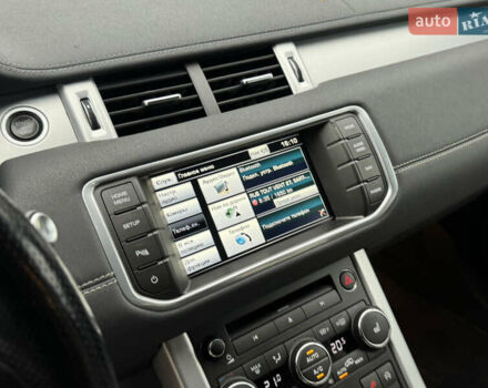 Жовтий Ленд Ровер Рендж Ровер Евок, об'ємом двигуна 2.18 л та пробігом 183 тис. км за 18950 $, фото 29 на Automoto.ua