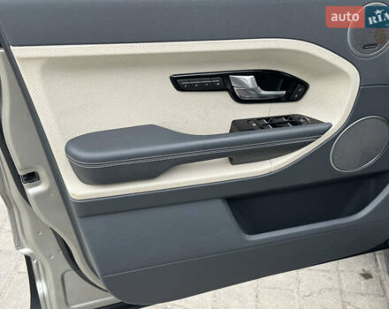 Жовтий Ленд Ровер Рендж Ровер Евок, об'ємом двигуна 2.18 л та пробігом 183 тис. км за 18950 $, фото 24 на Automoto.ua