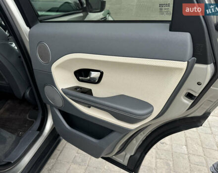 Жовтий Ленд Ровер Рендж Ровер Евок, об'ємом двигуна 2.18 л та пробігом 183 тис. км за 18950 $, фото 35 на Automoto.ua