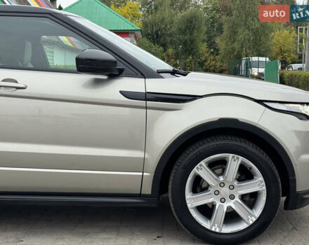 Жовтий Ленд Ровер Рендж Ровер Евок, об'ємом двигуна 2.18 л та пробігом 183 тис. км за 18950 $, фото 14 на Automoto.ua