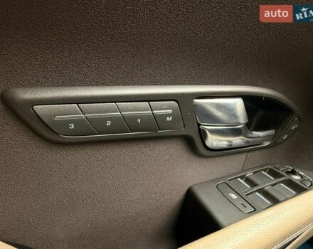 Сірий Ленд Ровер Рендж Ровер Евок, об'ємом двигуна 2 л та пробігом 280 тис. км за 14800 $, фото 33 на Automoto.ua