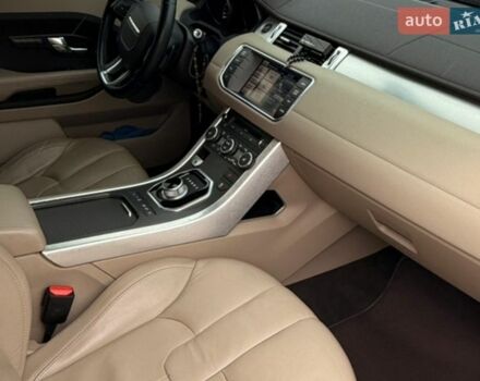 Сірий Ленд Ровер Рендж Ровер Евок, об'ємом двигуна 2 л та пробігом 280 тис. км за 14800 $, фото 23 на Automoto.ua