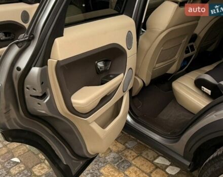 Сірий Ленд Ровер Рендж Ровер Евок, об'ємом двигуна 2 л та пробігом 280 тис. км за 14800 $, фото 25 на Automoto.ua